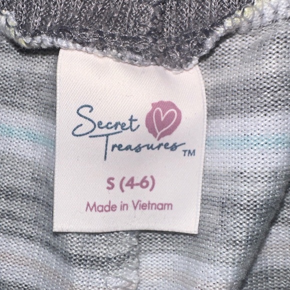 Secret Treasures Women’s Gray Striped Pocketed Lounge Shorts Size Small - Picture 8 of 9